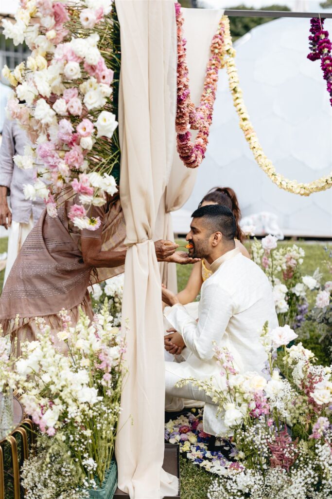 Ceremony floral detail at Bled Rose Hotel, photo Albare